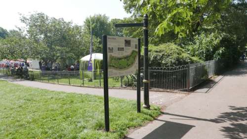 Hove Park Sign Near Cafe